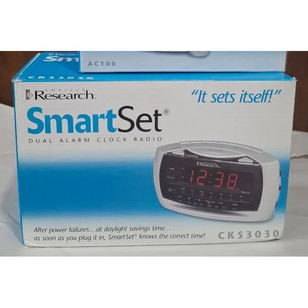 Large Smart Set Dual Alarm Clock NEW IN BOX